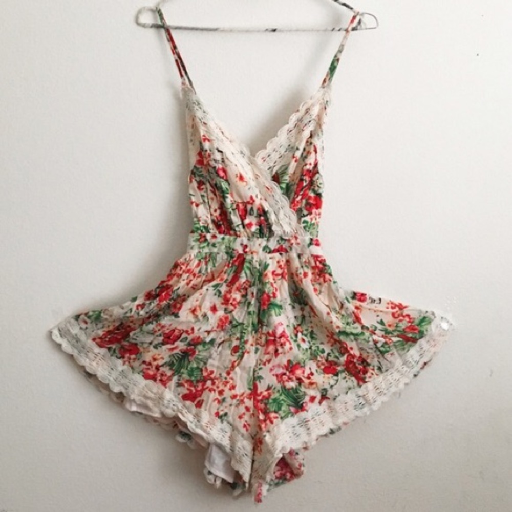 NWOT LF Paper Heart Floral Backless Romper